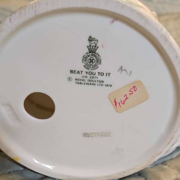 Porcelain Figurine with Pink Dress and Dog - Picture 9 of 9